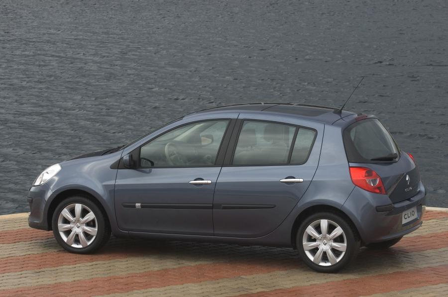 Renault Clio 2006 года  (фото 77 из 97)
